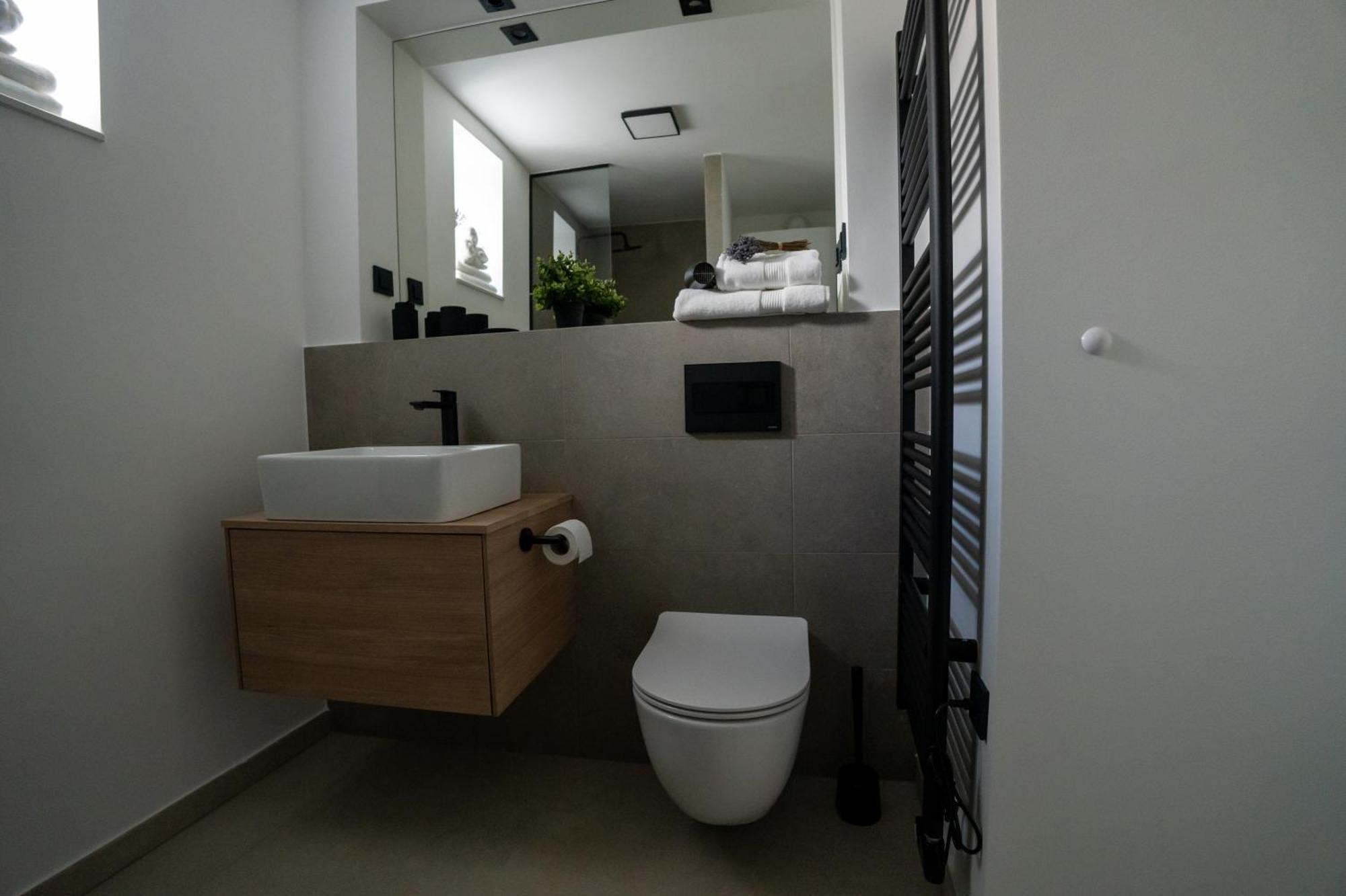 Residence Black&White Ljubljana Bilik gambar